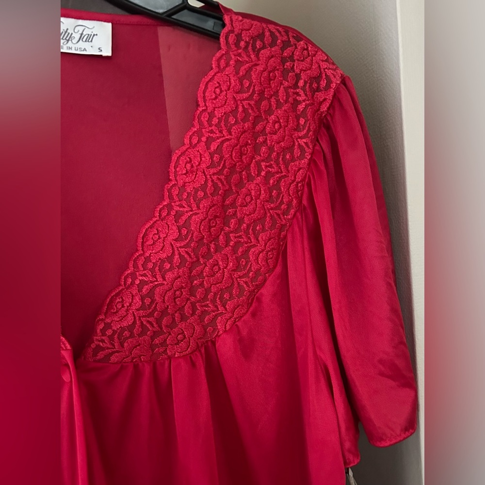 NWT VINTAGE VANITY FAIR 90s Deadstock Red Silky Pajama Set Valentine’s PJs Small - Picture 8 of 12